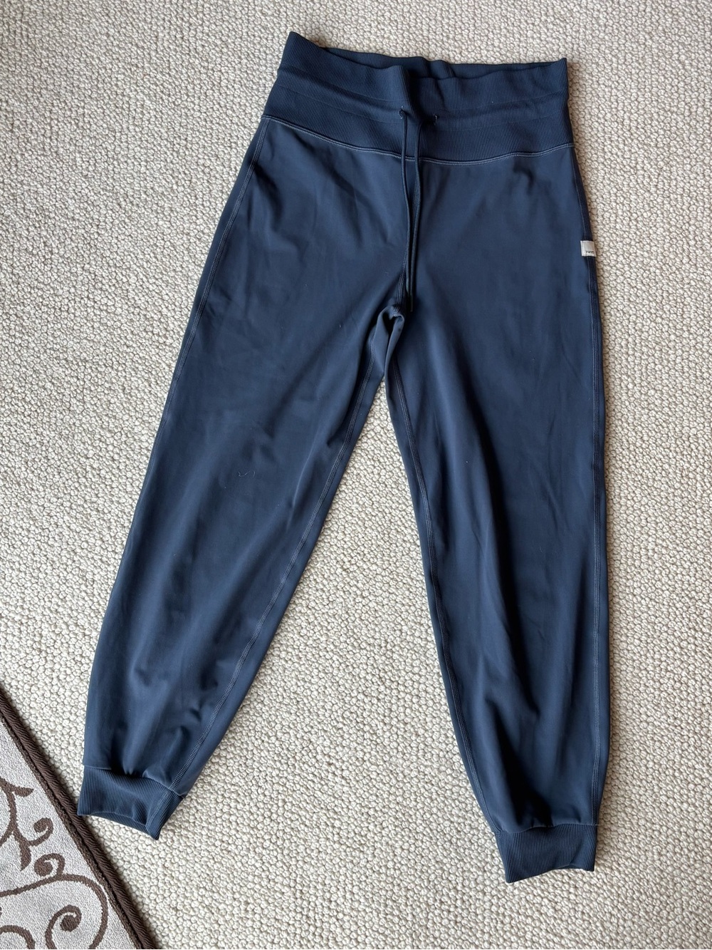 Vuori High waisted Navy joggers M